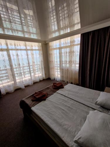 Hotel ????????????