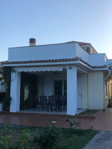 Anna House Palouri