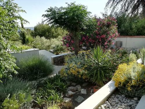 New Apartment With Private Path To Sea