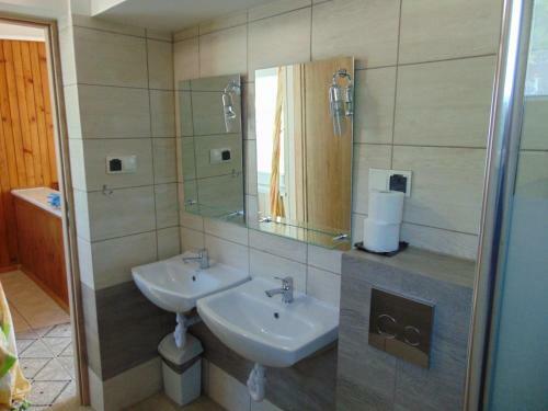 Hotel Ow Heljan Mi?dzywodzie