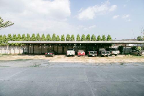 Hotel Oyo 75387 4 Men Court