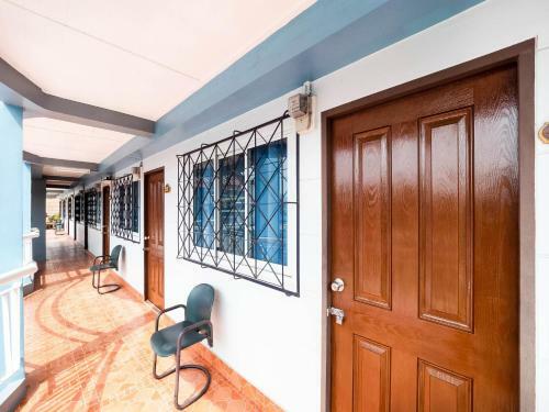 Hotel Oyo 1157 Ploy Pailin Place