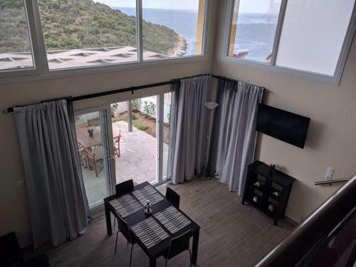 Above The Sea Apartments