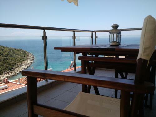 Above The Sea Apartments