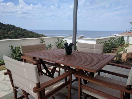 Above The Sea Apartments