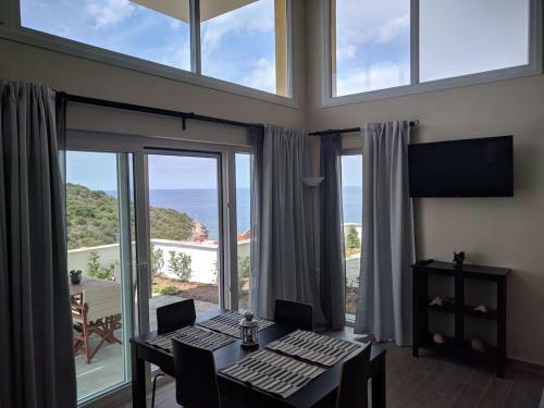 Above The Sea Apartments