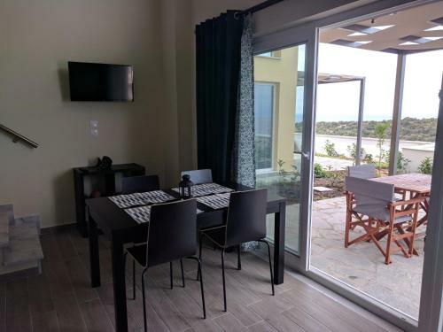 Above The Sea Apartments