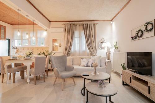 Spiros' Apartment In Central Location