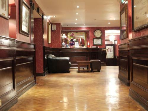 Hearns Hotel