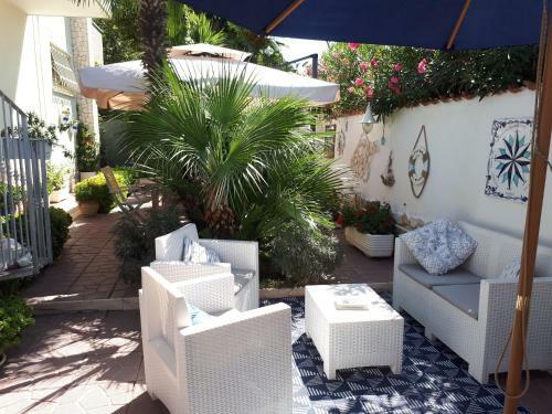Apartamento Domus Claudio Garden - Monolocale Con Giardino E Vasca Idromassaggio