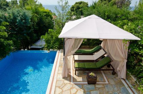 Maria Elena Villas III