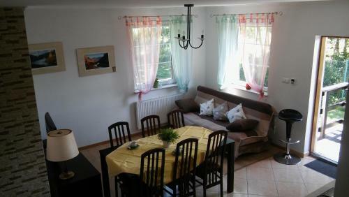 Lodge Barwy Lata