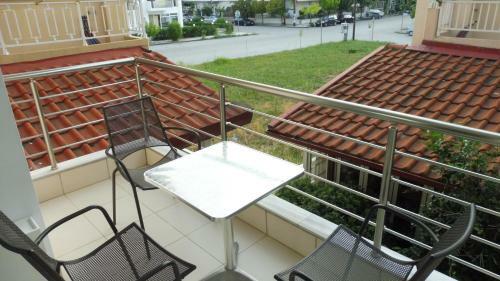 Klio Apartments And Studios
