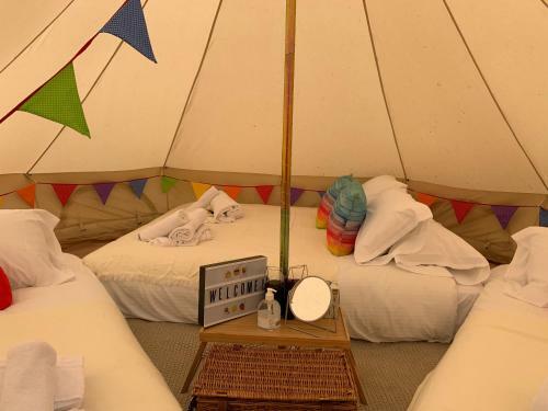 Glamping For 4 By Lake - Kestrel