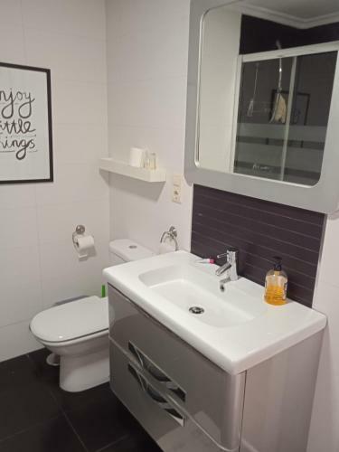 Apartamento Un Balc�n A La R�a 2