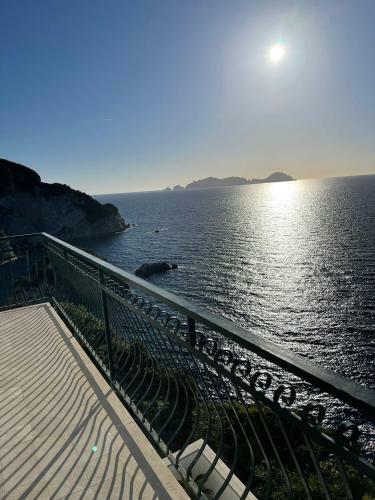 Apartamento Magi - Il Tramonto Su Palmarola