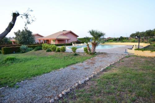 Villa With Swimming Pool&garden