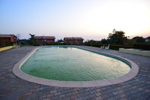 Villa With Swimming Pool&garden