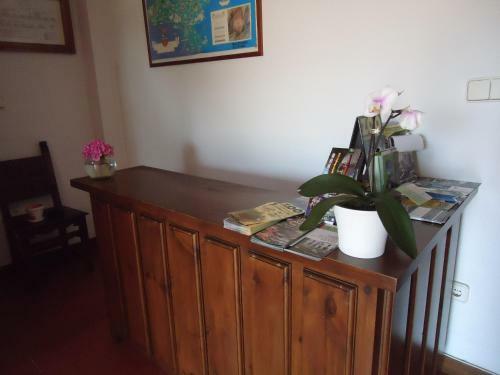 Hostal Monta�es