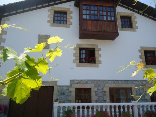 Hostal Monta�es