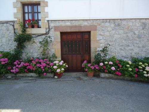 Hostal Monta�es
