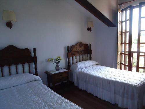 Hostal Monta�es