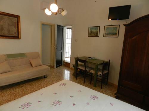 Casa Corte Con Terrazza