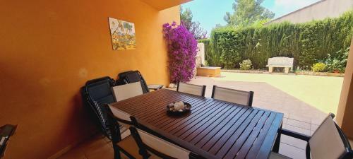 Golf Pinos Mar 7 Per, Piscina
