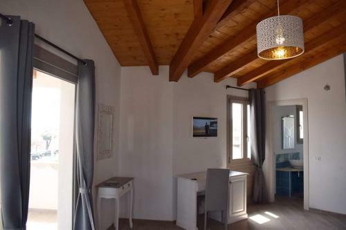 Hostal Corallo Rooms