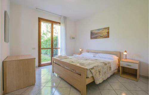 Three-bedroom Holiday Home In Albarella Ro