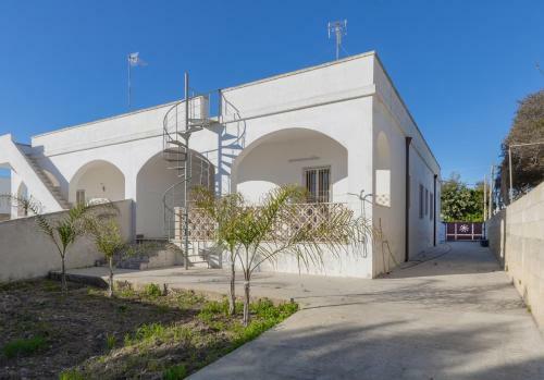 Villa Con Giardino A 50mt Dal Mare Torre Suda