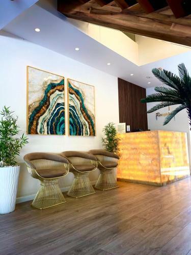 Ebbi Hotel