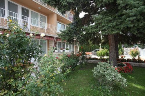 Siesta Apartmanh�z Balatonf�red