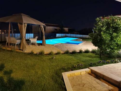 Villa Ku?a Za Odmor Mater
