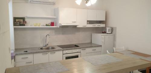 Ulica Dvori Narca 12 Apartment 4+2 Per.