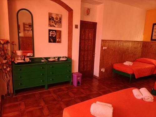 Hostal Mony's Island B&B