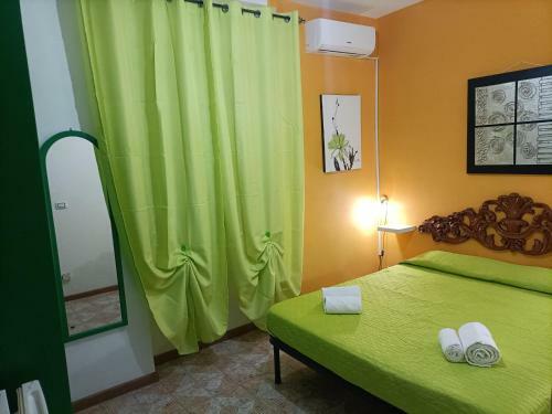Hostal Mony's Island B&B