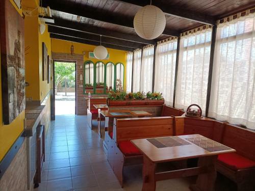 Hostal Mony's Island B&B