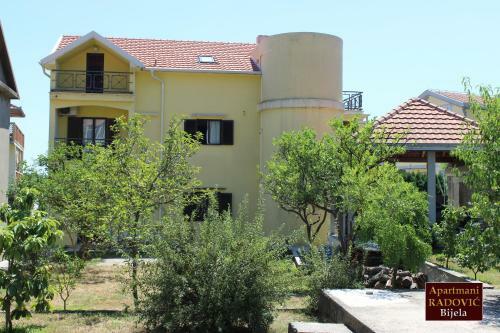Apartment Bijela