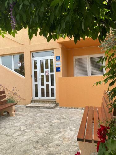 Aparthotel Apartments Villa Viktoria