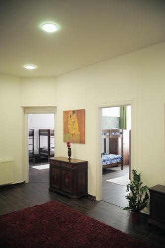 Vintage Downtown Hostel