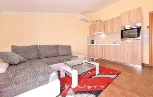 Apartment Sax