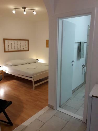 Hostal Private Room Andrea With Private Bathroom
