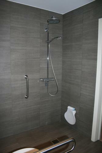 B&B Fruithof Tack