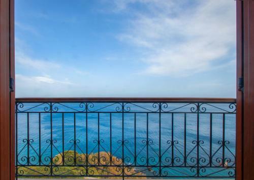 Hostal Arion Hotel