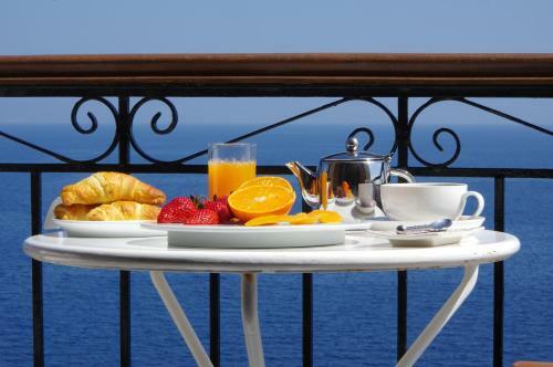 Hostal Arion Hotel