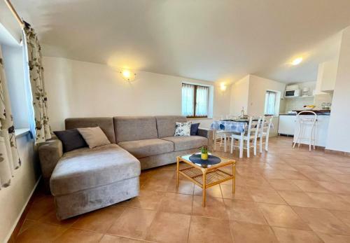 Apartments Ladonja