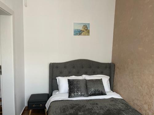 Amy Twin Residence Apartment