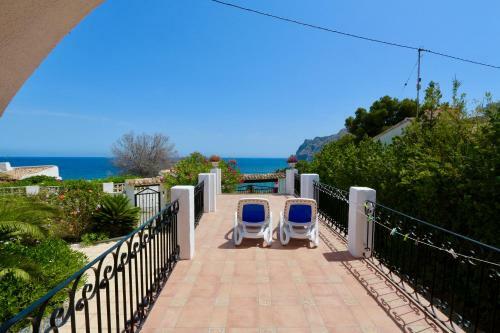 Beach-front House Calalga