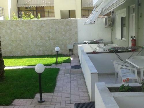 Petrakis Studios & Apartments